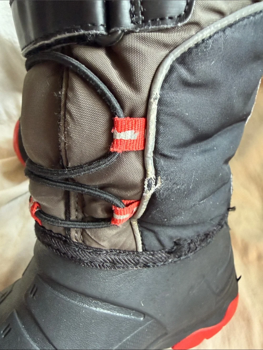 Keen Kids Black, Gray and Red Winter Snow Boots